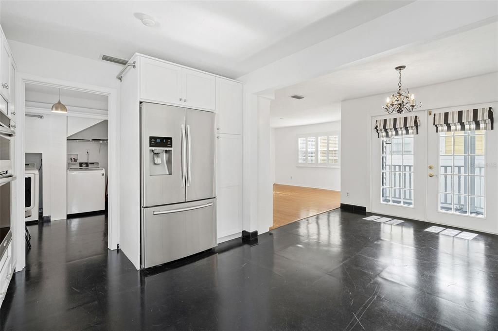 Activo con contrato: $1,199,000 (4 camas, 2 baños, 2304 Pies cuadrados)