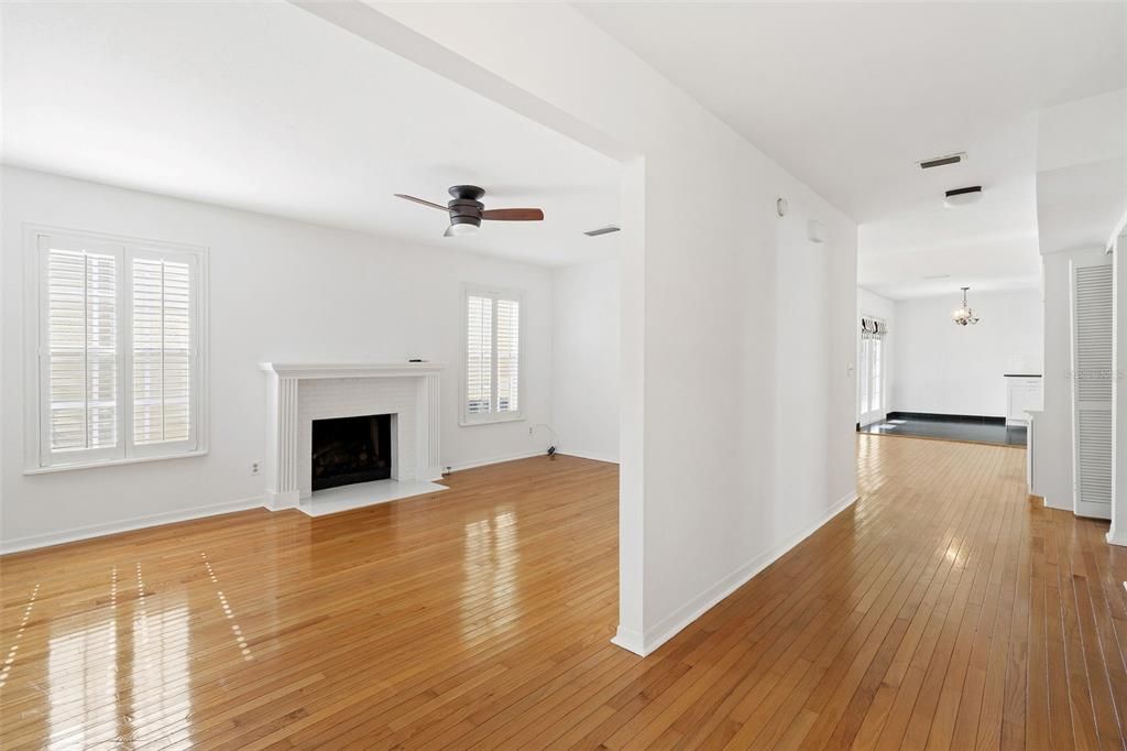 Activo con contrato: $1,199,000 (4 camas, 2 baños, 2304 Pies cuadrados)