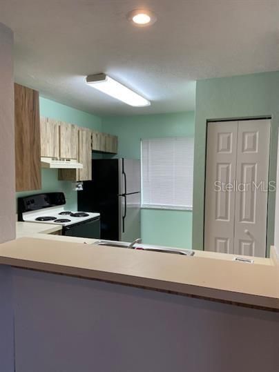 For Rent: $1,300 (2 beds, 1 baths, 1016 Square Feet)