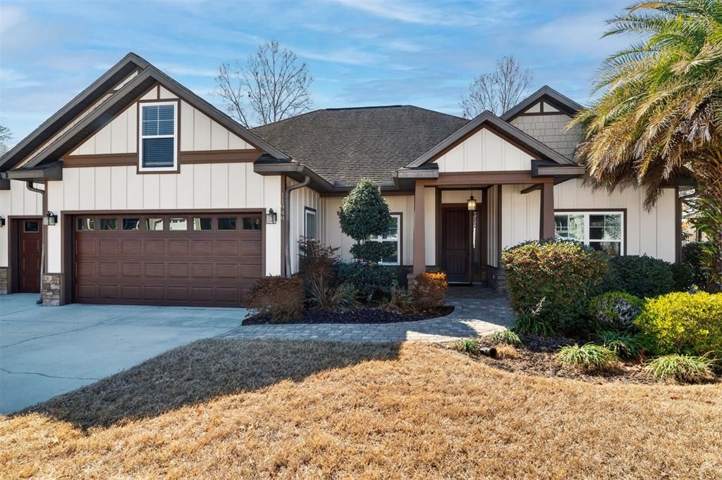 Recently Sold: $475,000 (4 beds, 3 baths, 2428 Square Feet)