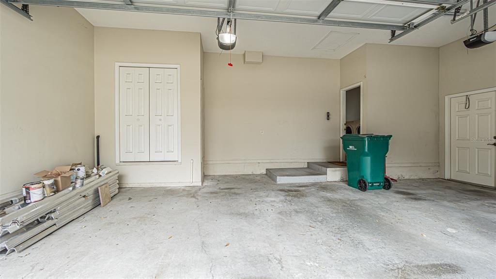 Activo con contrato: $699,000 (4 camas, 3 baños, 2634 Pies cuadrados)