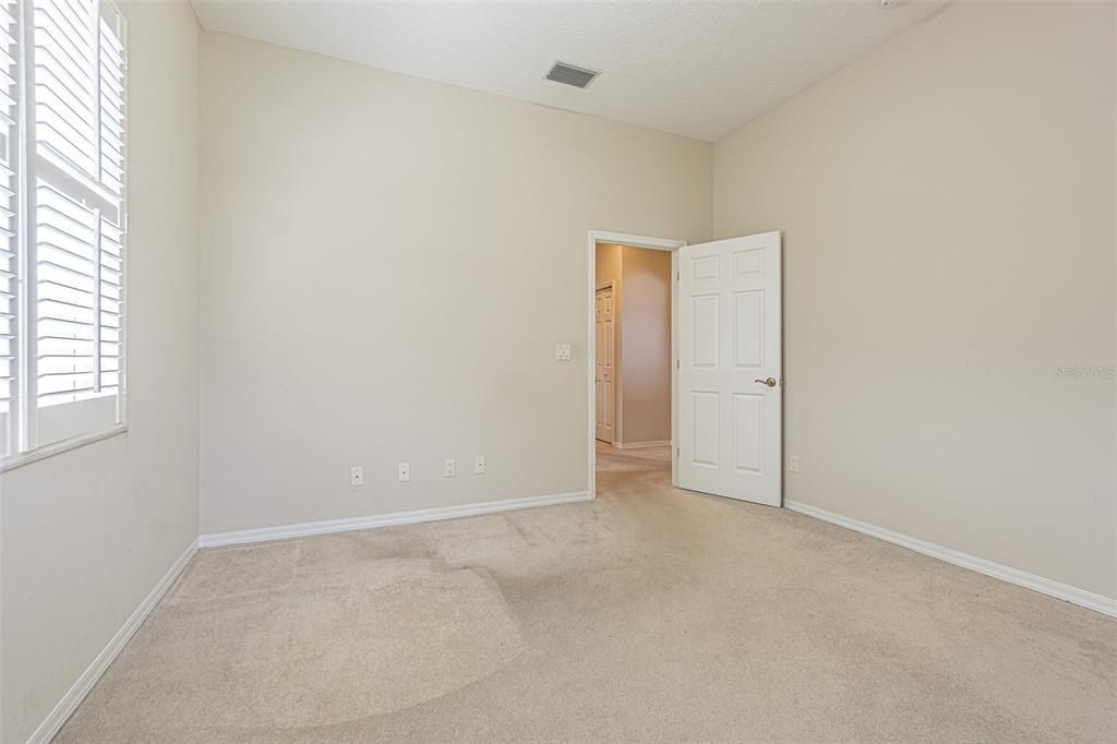 Activo con contrato: $699,000 (4 camas, 3 baños, 2634 Pies cuadrados)