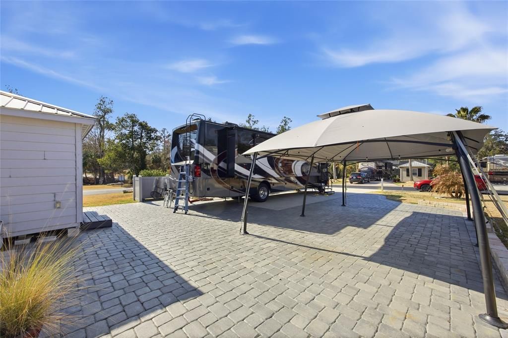待售: $120,000 (0.13 acres)