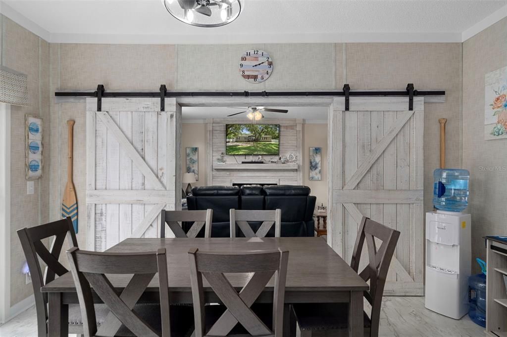 En Venta: $295,000 (5 camas, 3 baños, 2160 Pies cuadrados)