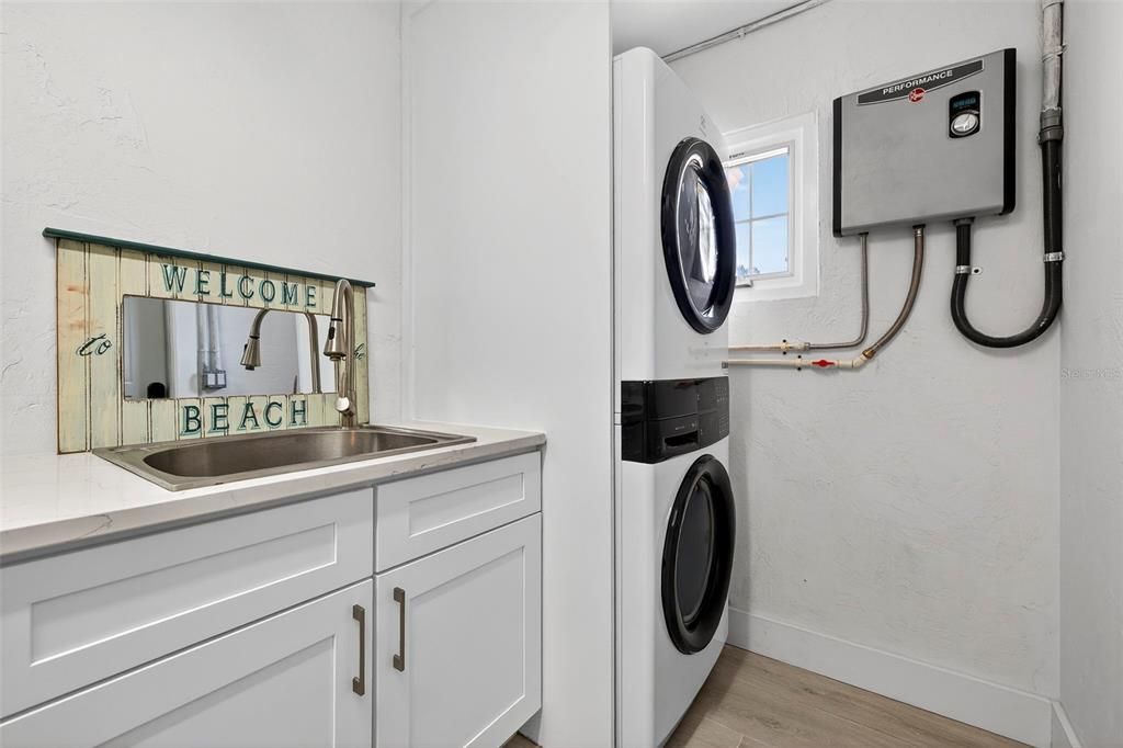 For Sale: $675,000 (3 beds, 2 baths, 2278 Square Feet)