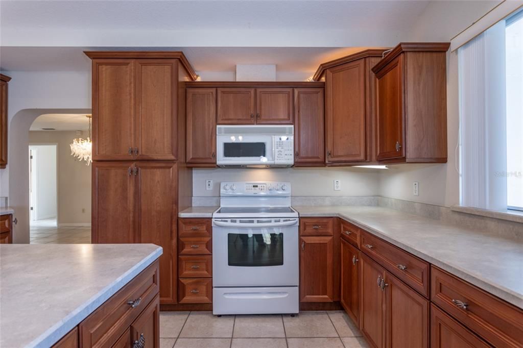 Active With Contract: $569,000 (3 beds, 2 baths, 2629 Square Feet)
