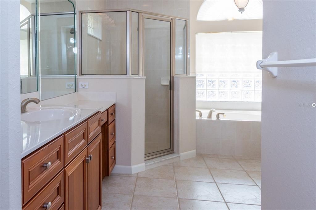 Active With Contract: $569,000 (3 beds, 2 baths, 2629 Square Feet)