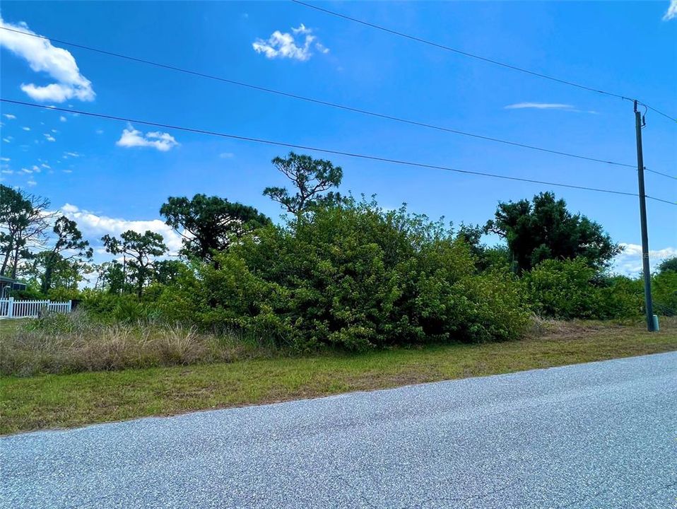 Active With Contract: $31,900 (0.23 acres)