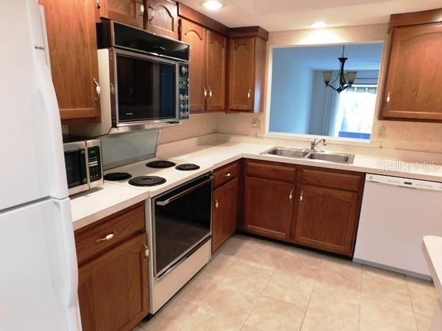 出租: $1,900 (2 贝兹, 2 浴室, 1064 平方英尺)