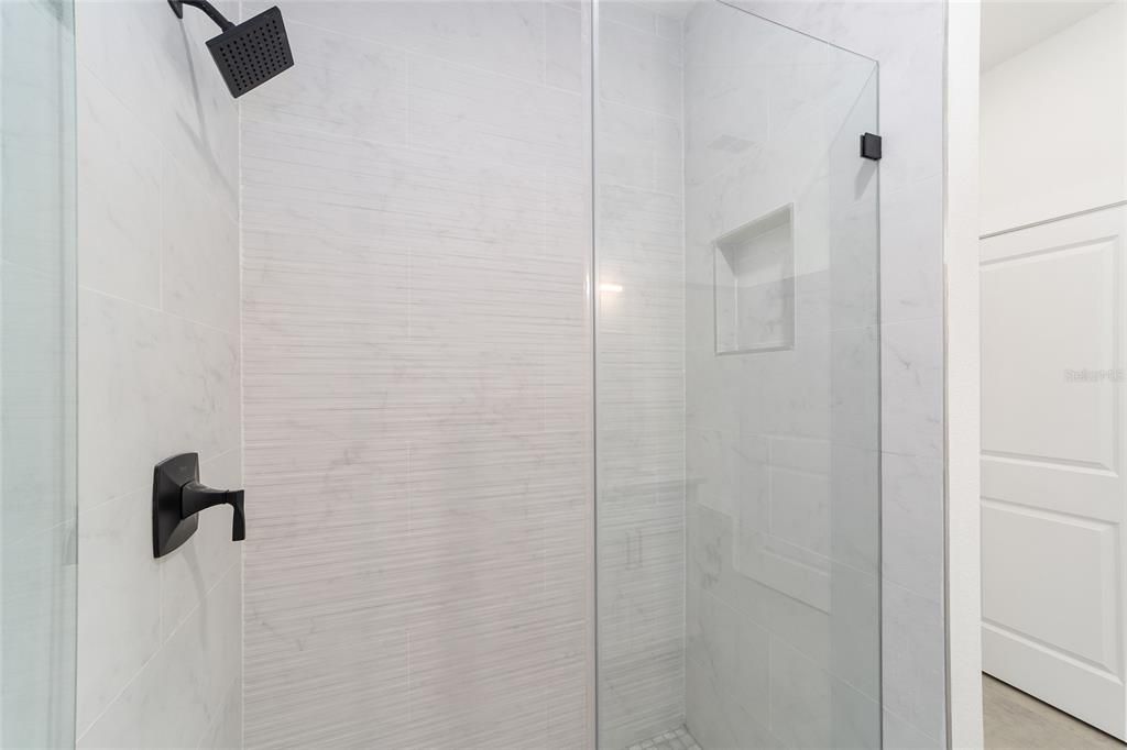 For Rent: $2,350 (4 beds, 2 baths, 1571 Square Feet)