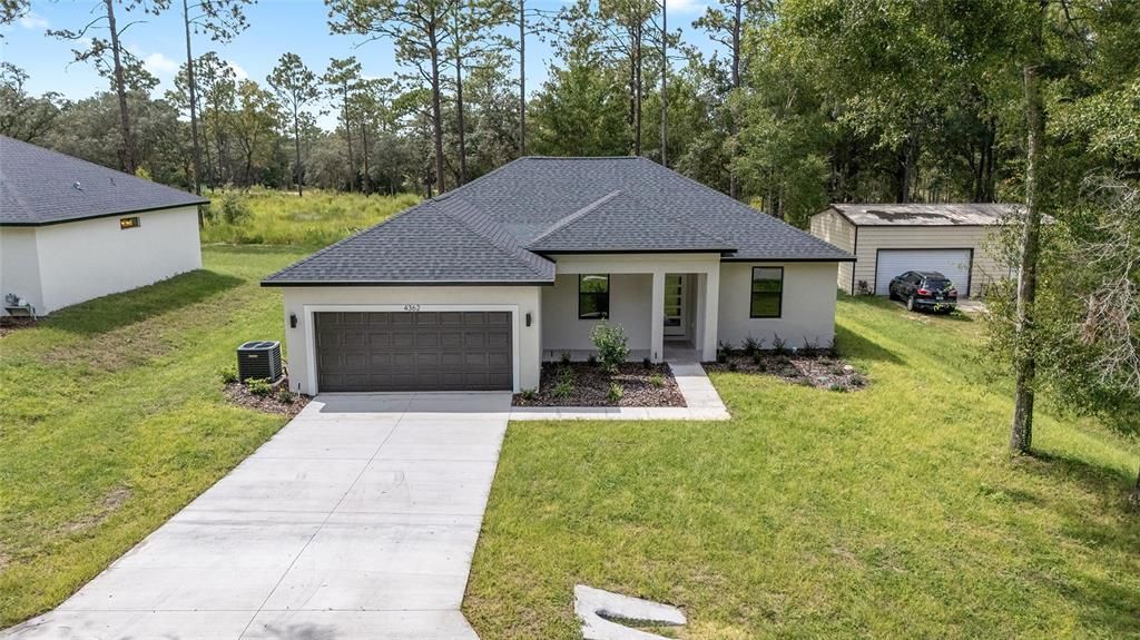 For Rent: $2,350 (4 beds, 2 baths, 1571 Square Feet)
