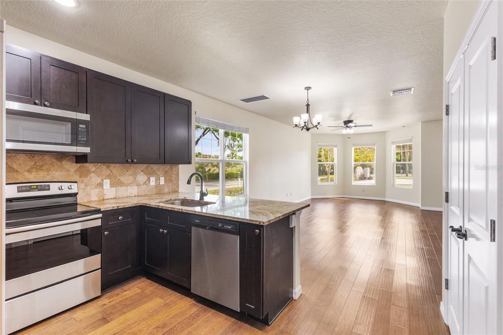 For Rent: $2,600 (4 beds, 3 baths, 1996 Square Feet)