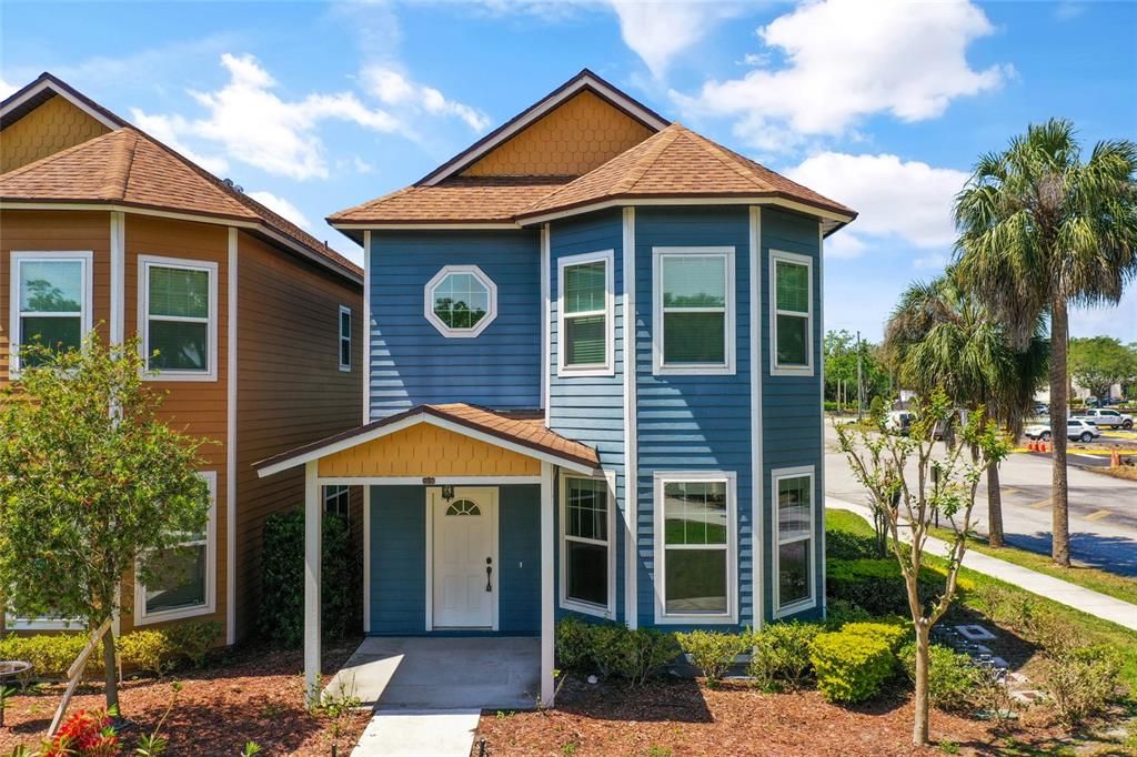 For Rent: $2,600 (4 beds, 3 baths, 1996 Square Feet)