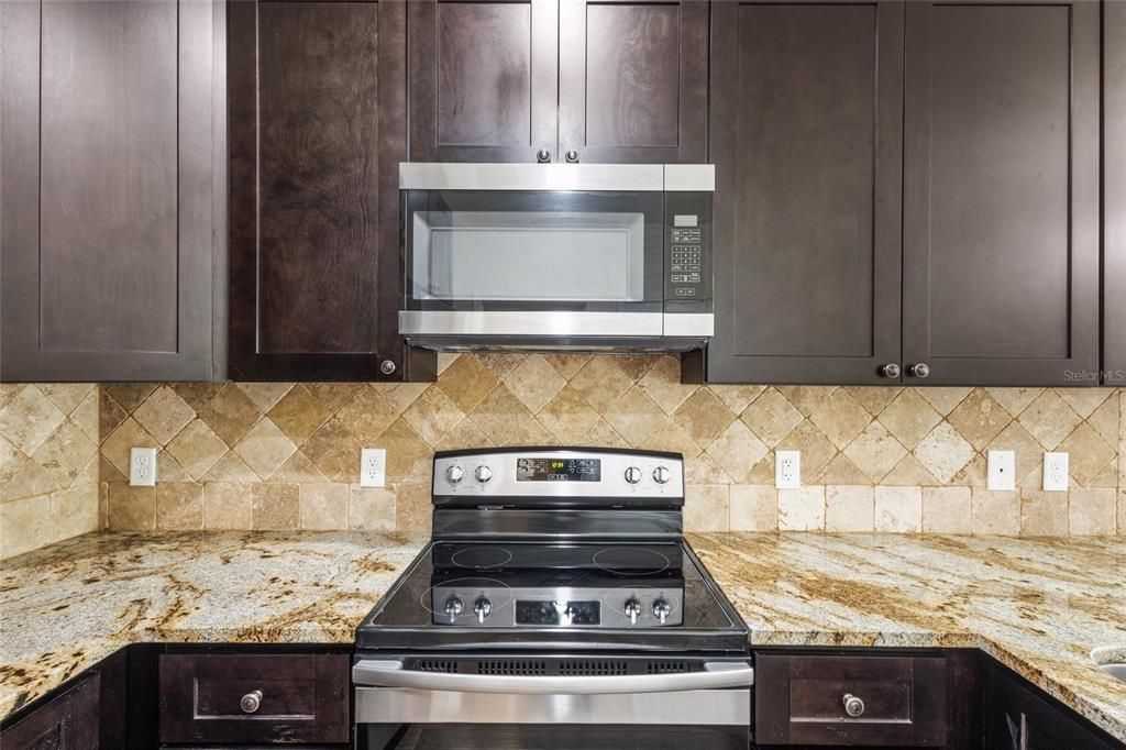 For Rent: $2,600 (4 beds, 3 baths, 1996 Square Feet)