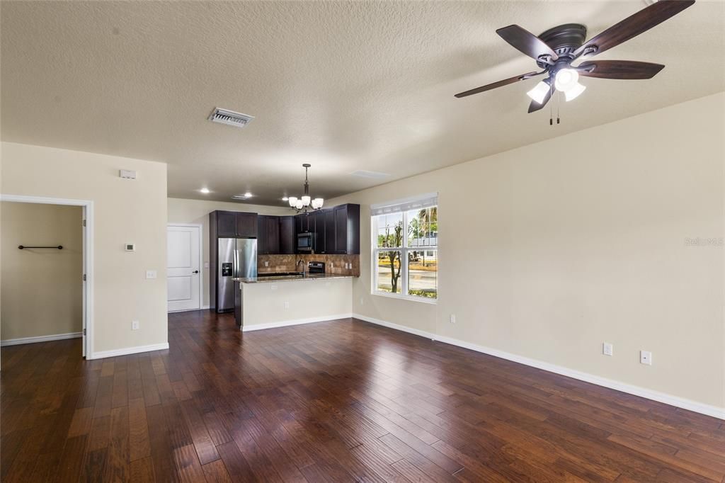 For Rent: $2,600 (4 beds, 3 baths, 1996 Square Feet)