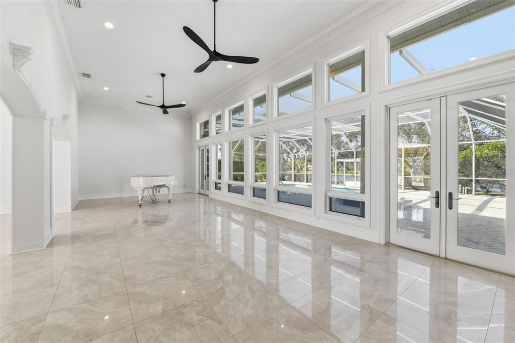 For Sale: $2,695,000 (5 beds, 6 baths, 7639 Square Feet)