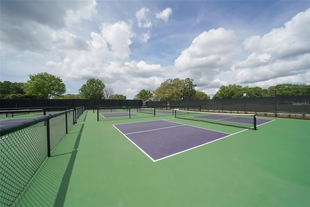 For Sale: $2,695,000 (5 beds, 6 baths, 7639 Square Feet)