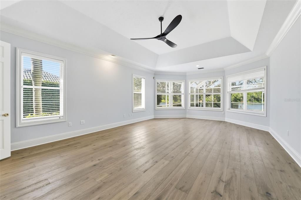 For Sale: $2,695,000 (5 beds, 6 baths, 7639 Square Feet)