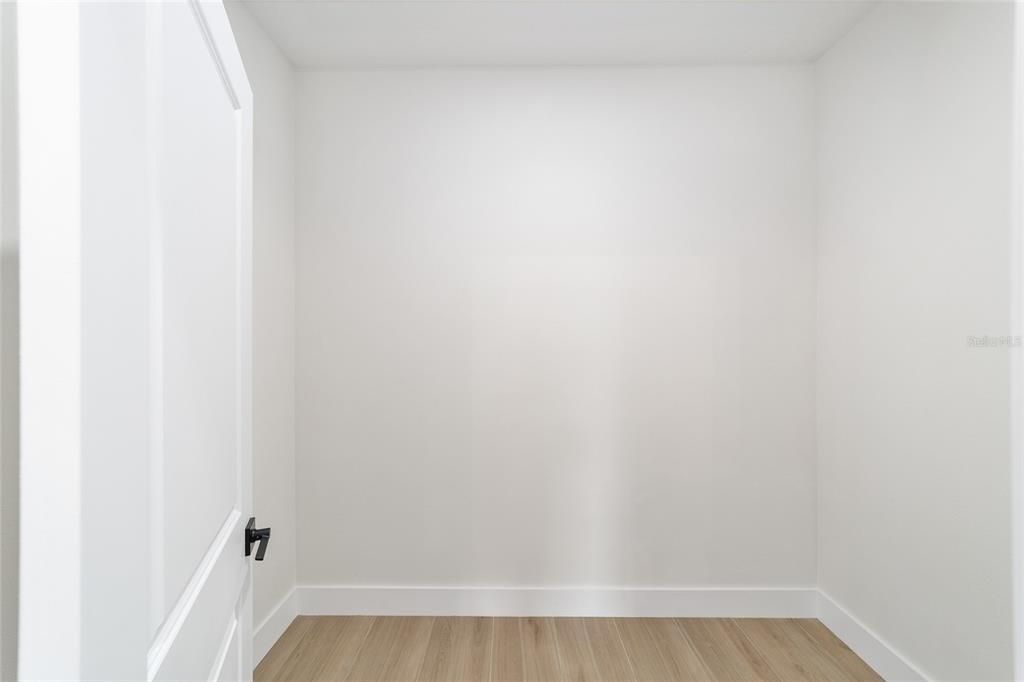 В аренду: $2,350 (4 спален, 2 ванн, 1571 Квадратных фут)
