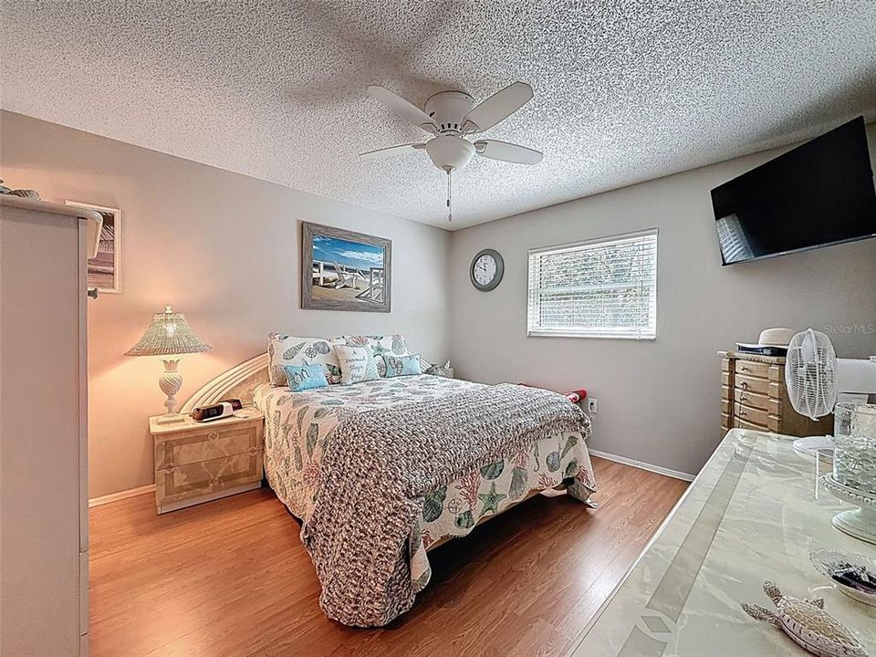 For Sale: $146,900 (2 beds, 2 baths, 1125 Square Feet)