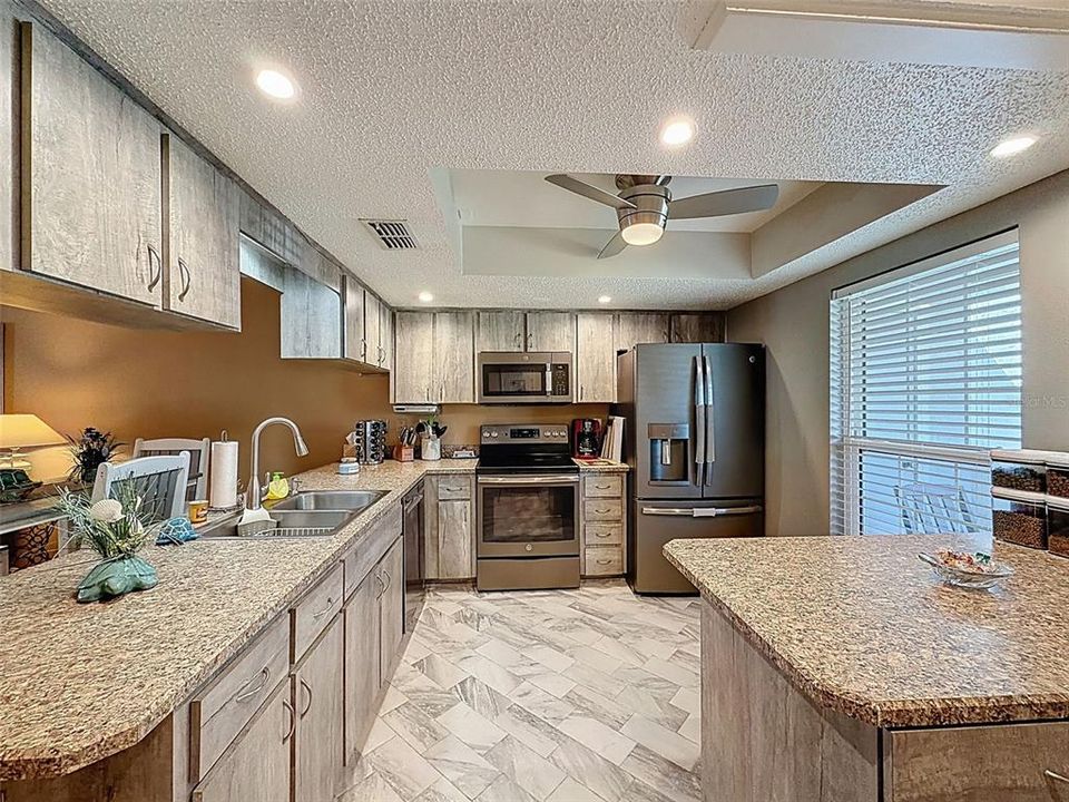 For Sale: $146,900 (2 beds, 2 baths, 1125 Square Feet)