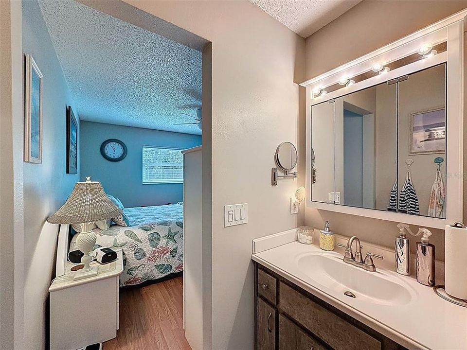 For Sale: $146,900 (2 beds, 2 baths, 1125 Square Feet)