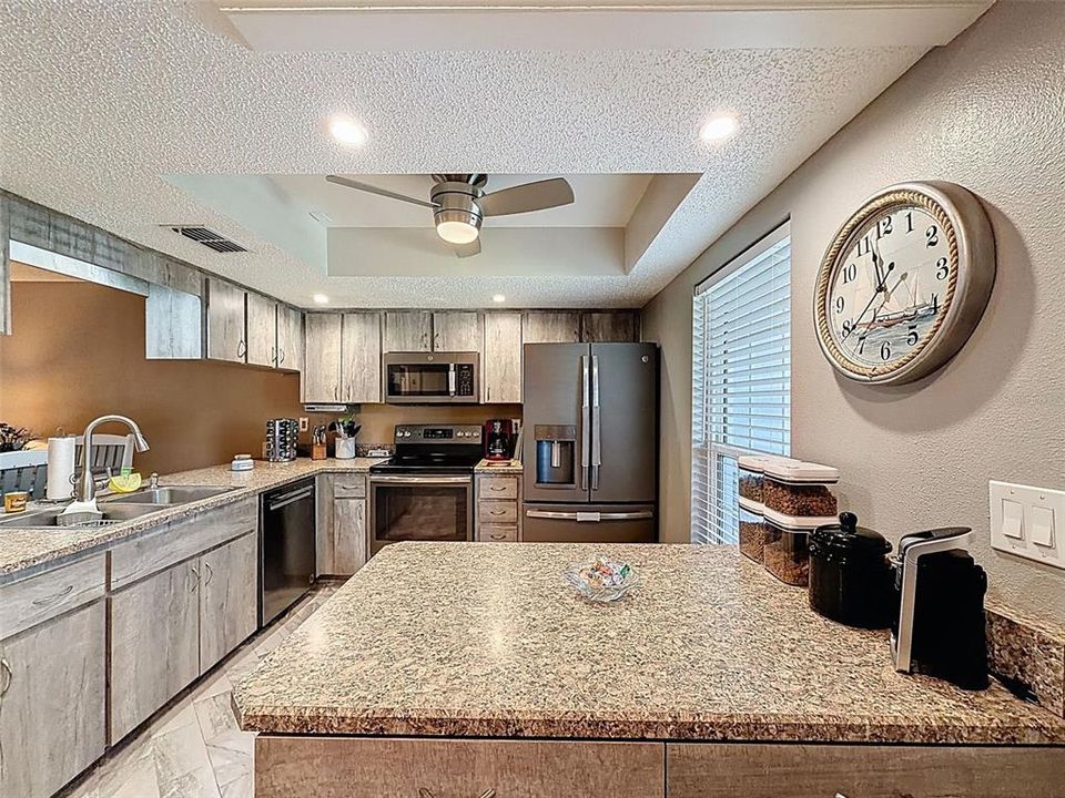 For Sale: $146,900 (2 beds, 2 baths, 1125 Square Feet)