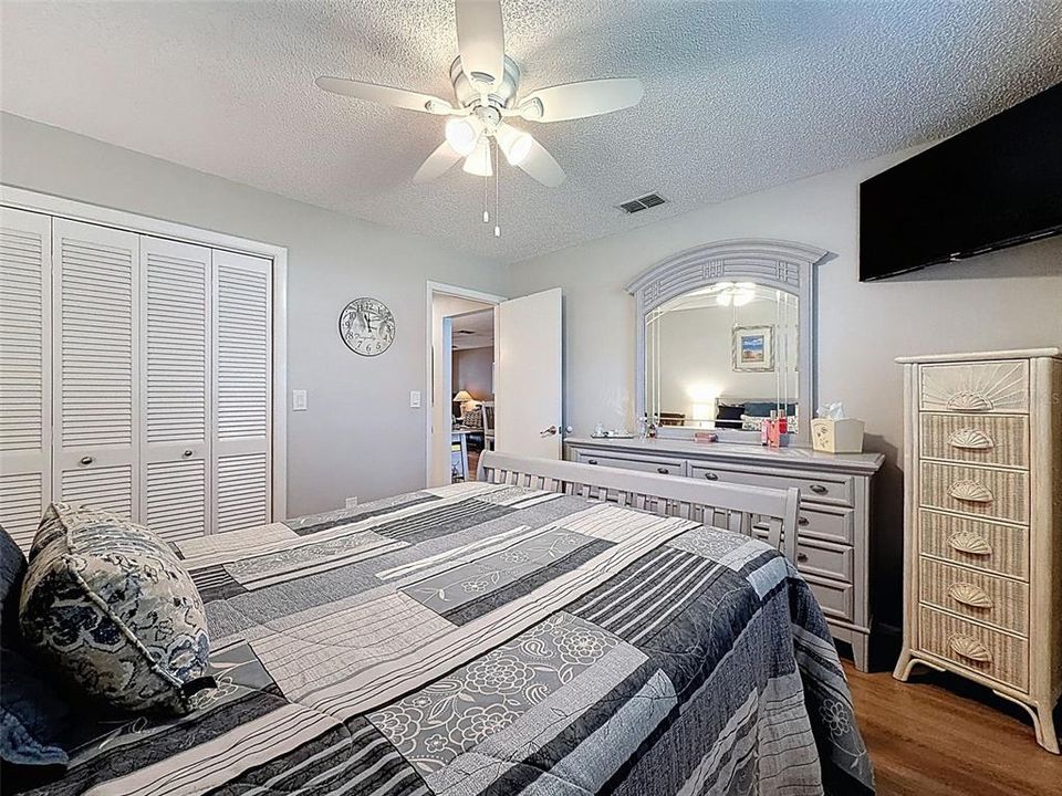 For Sale: $146,900 (2 beds, 2 baths, 1125 Square Feet)