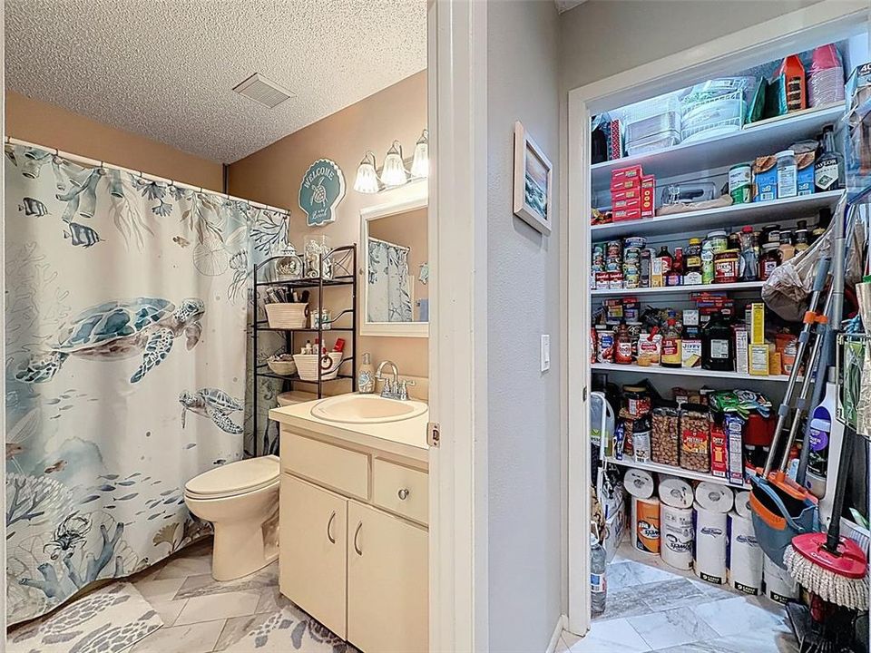 For Sale: $146,900 (2 beds, 2 baths, 1125 Square Feet)