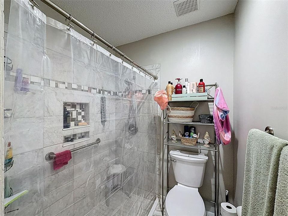 For Sale: $146,900 (2 beds, 2 baths, 1125 Square Feet)