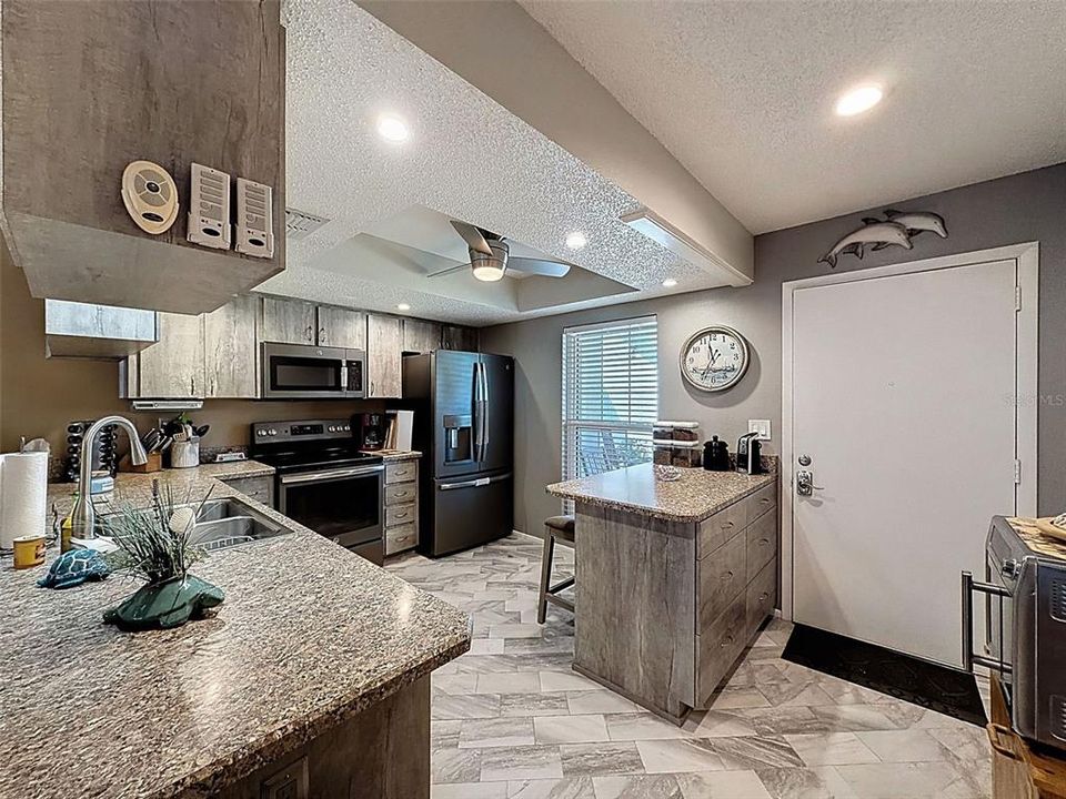 For Sale: $146,900 (2 beds, 2 baths, 1125 Square Feet)