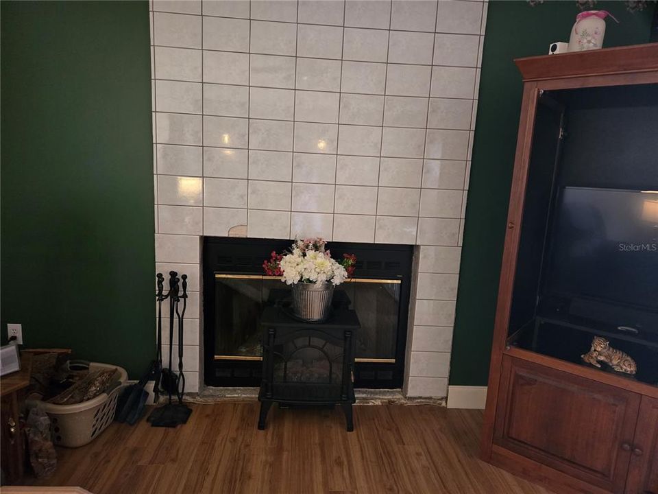 For Sale: $1,200,000 (3 beds, 2 baths, 1477 Square Feet)
