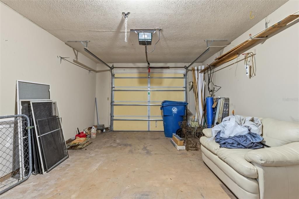 Activo con contrato: $210,000 (3 camas, 2 baños, 1091 Pies cuadrados)