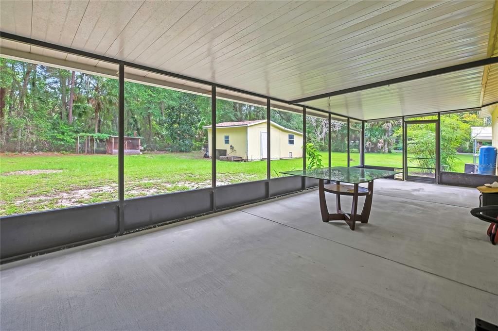 For Sale: $214,500 (2 beds, 2 baths, 936 Square Feet)