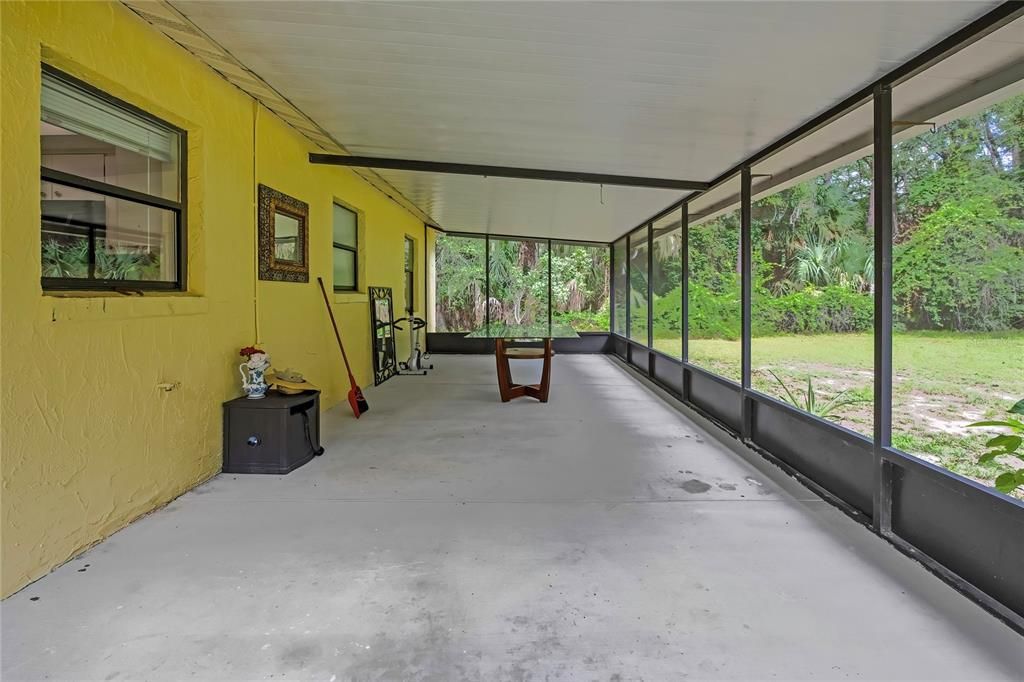 For Sale: $214,500 (2 beds, 2 baths, 936 Square Feet)