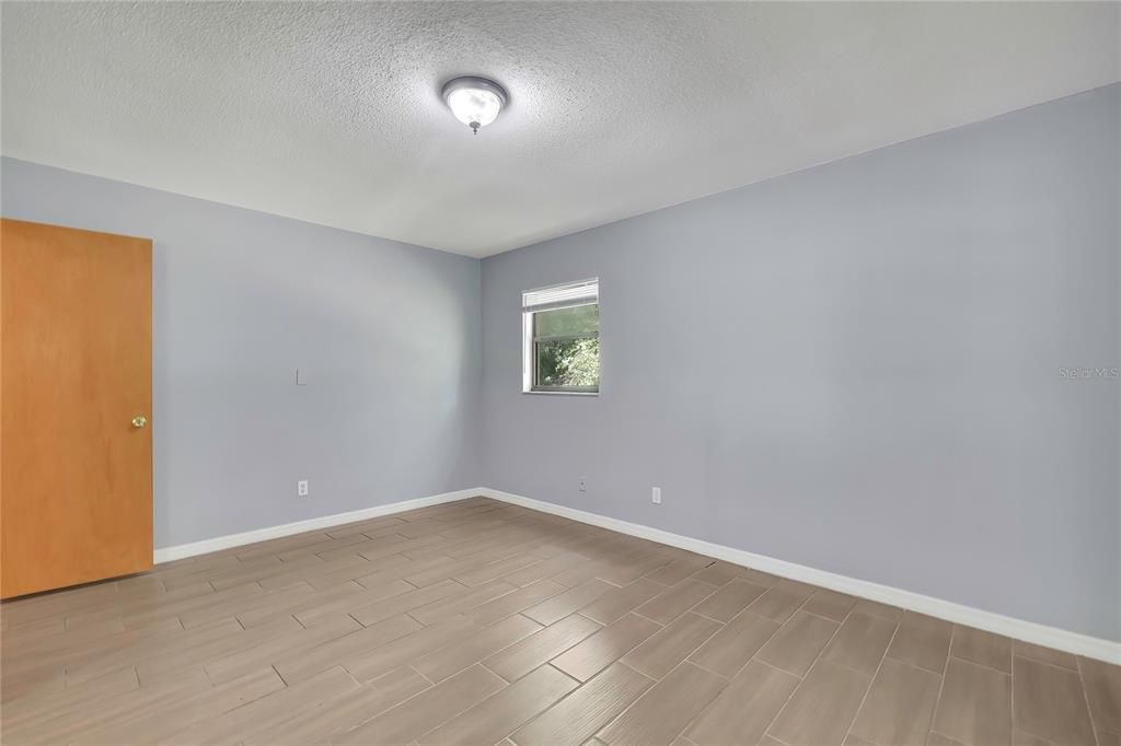 For Sale: $214,500 (2 beds, 2 baths, 936 Square Feet)