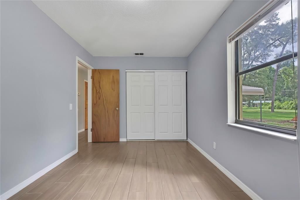 For Sale: $214,500 (2 beds, 2 baths, 936 Square Feet)