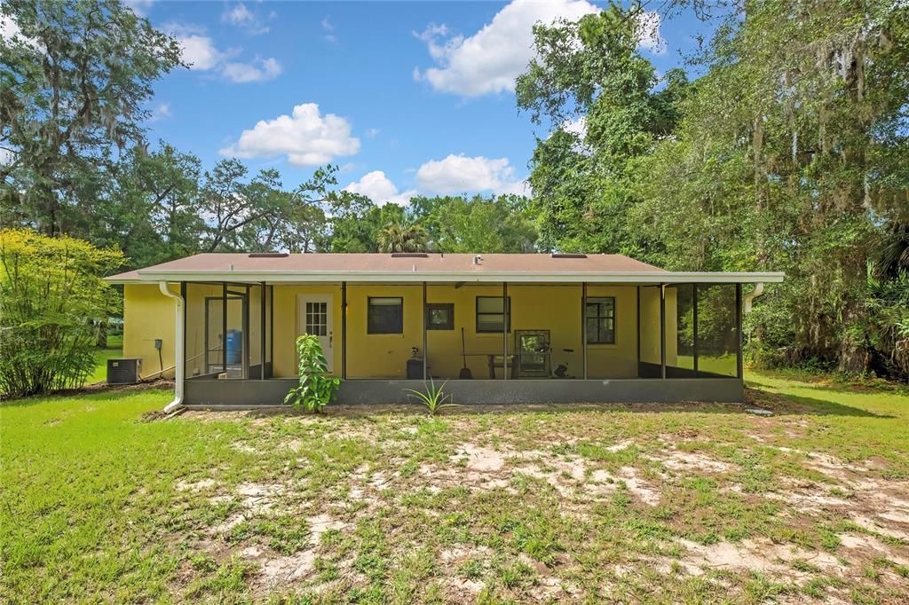 For Sale: $214,500 (2 beds, 2 baths, 936 Square Feet)