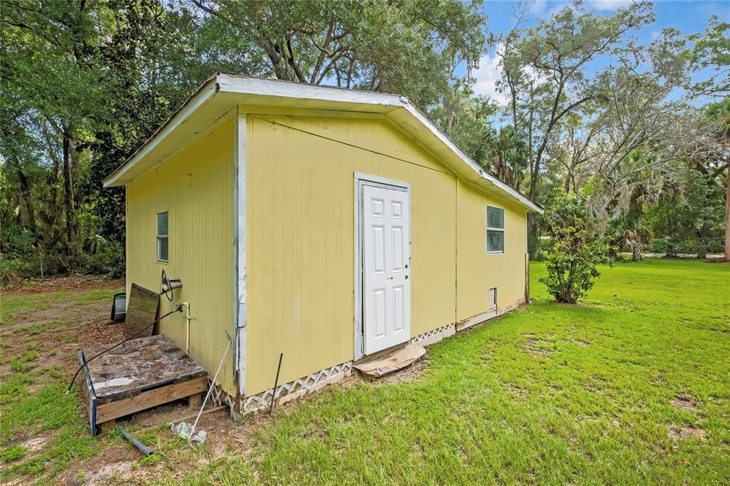 For Sale: $214,500 (2 beds, 2 baths, 936 Square Feet)