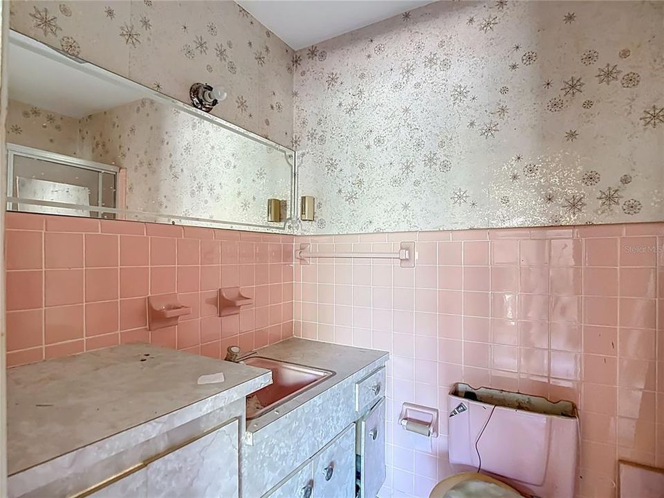 Под контрактом: $649,900 (3 спален, 2 ванн, 1806 Квадратных фут)