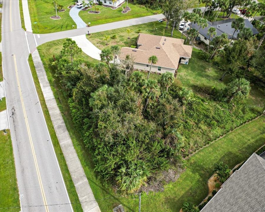 待售: $40,000 (0.23 acres)