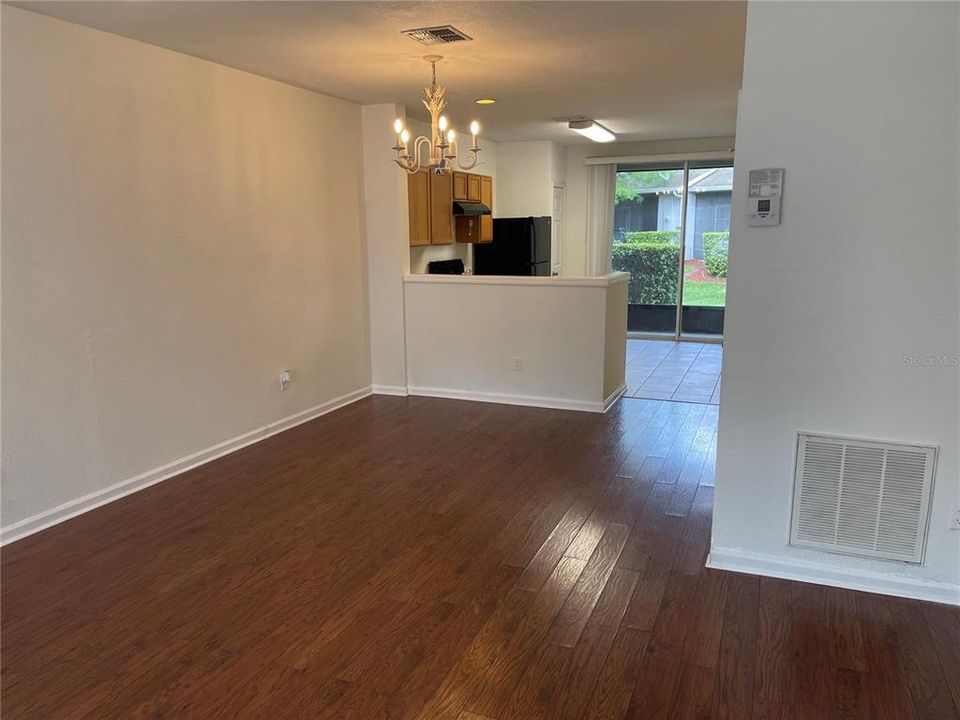 For Sale: $240,000 (2 beds, 2 baths, 1152 Square Feet)