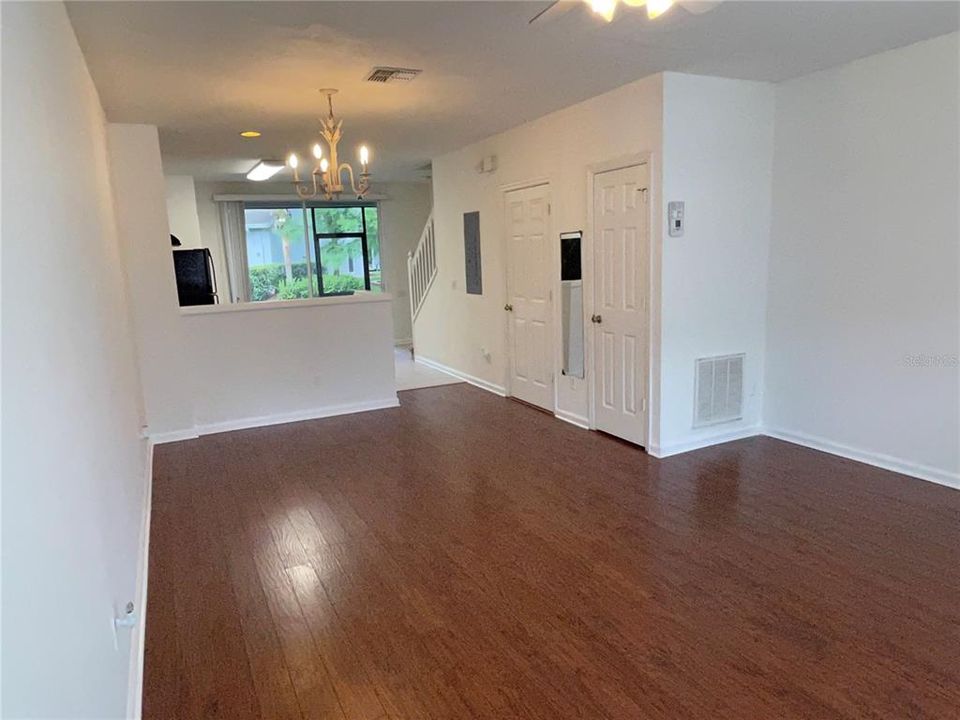 For Sale: $240,000 (2 beds, 2 baths, 1152 Square Feet)