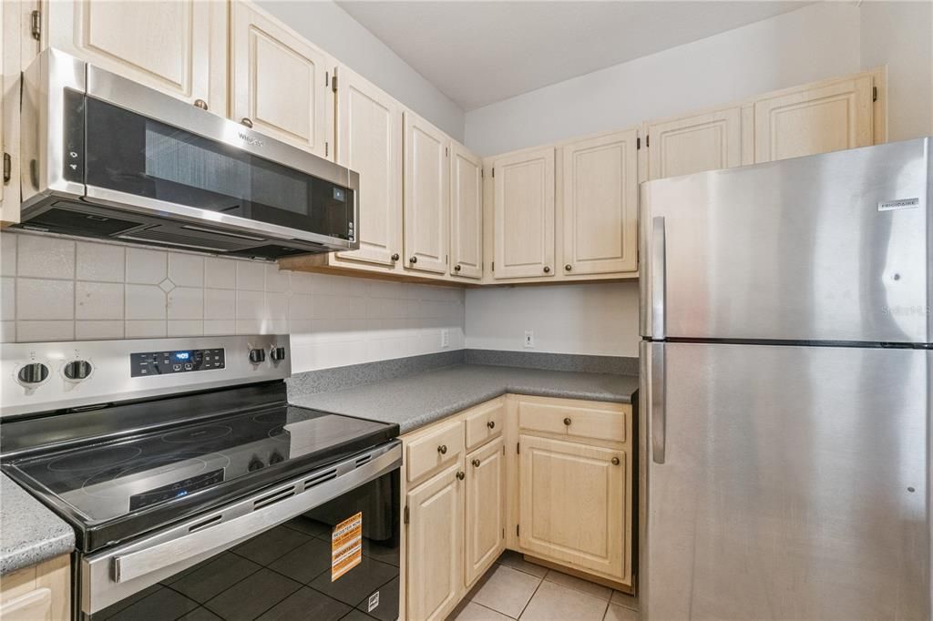 Activo con contrato: $225,000 (2 camas, 2 baños, 1280 Pies cuadrados)