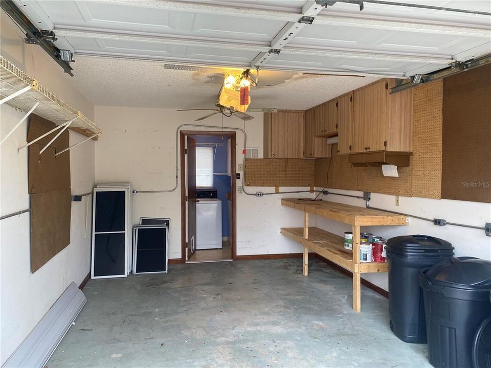 Active With Contract: $139,900 (2 beds, 2 baths, 864 Square Feet)