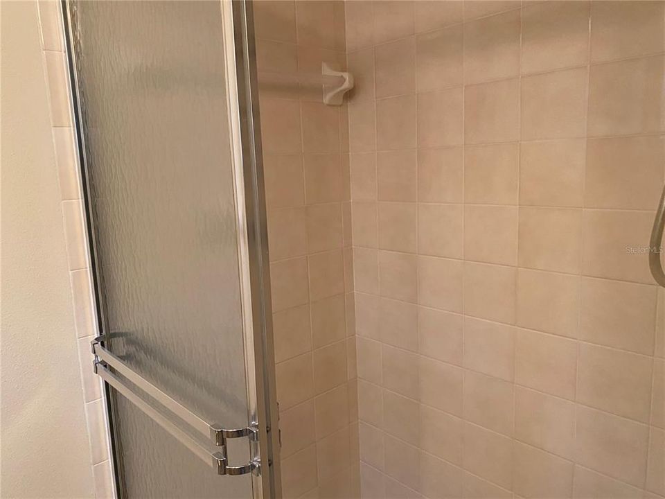 Active With Contract: $139,900 (2 beds, 2 baths, 864 Square Feet)