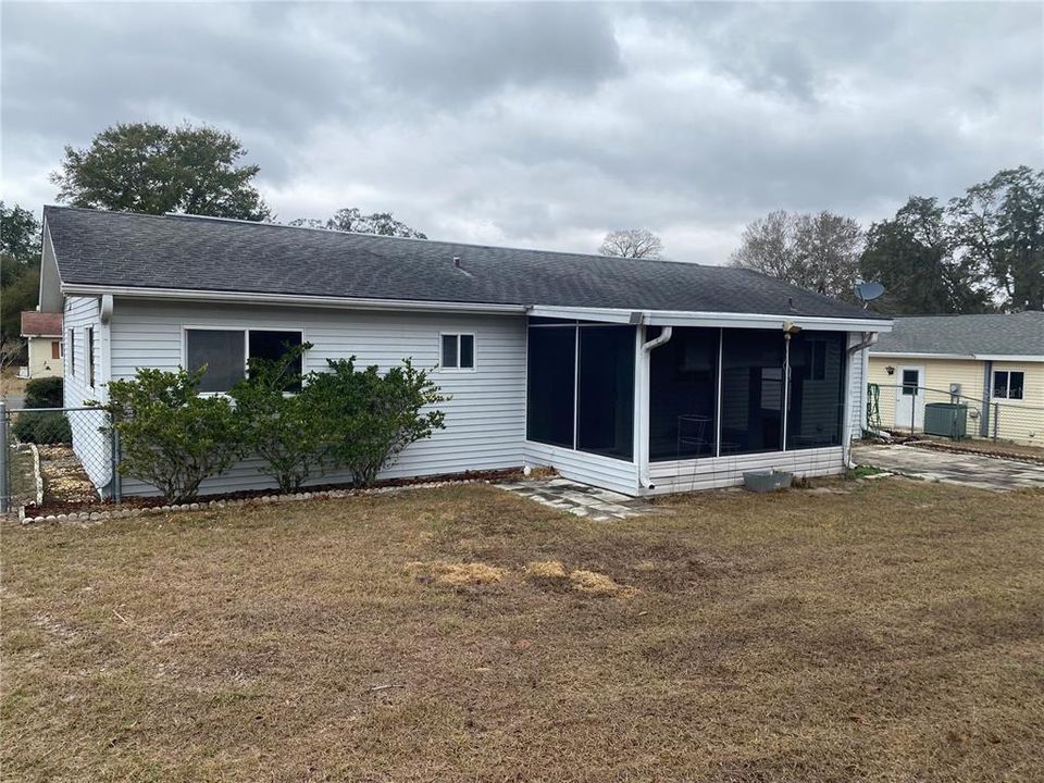Active With Contract: $139,900 (2 beds, 2 baths, 864 Square Feet)