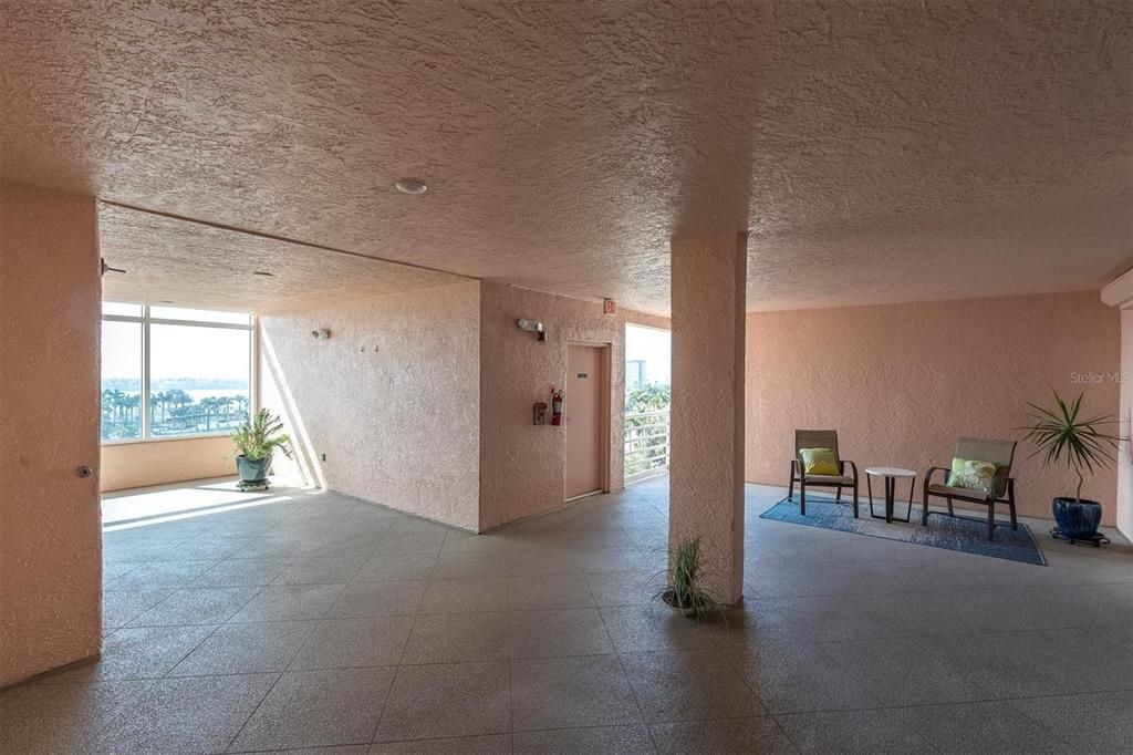 En Venta: $2,500,000 (4 camas, 3 baños, 3700 Pies cuadrados)