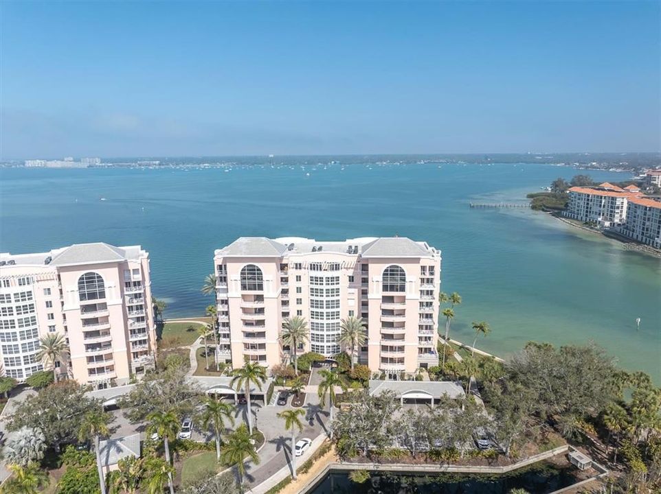 En Venta: $2,500,000 (4 camas, 3 baños, 3700 Pies cuadrados)