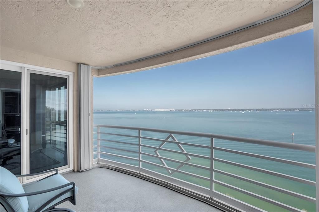 En Venta: $2,500,000 (4 camas, 3 baños, 3700 Pies cuadrados)